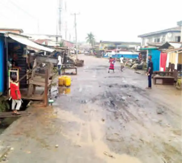Bloody sallah as robbers invade Bariga, Lagos